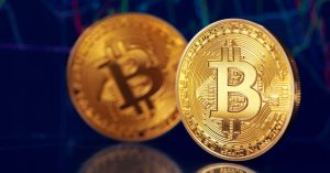 o-que-e-bitcoin-na-imagem-duas-moedas-bitcoins-blog-fortes-tecnologia
